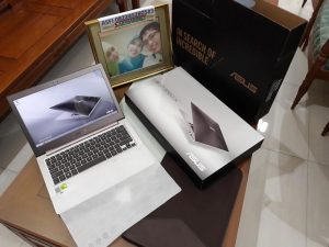 Asus Zenbook UX303L GT 840M 4GB Ram SSHD 500GB Full-HD Batt4jm Win Ori [SOLD-Out]