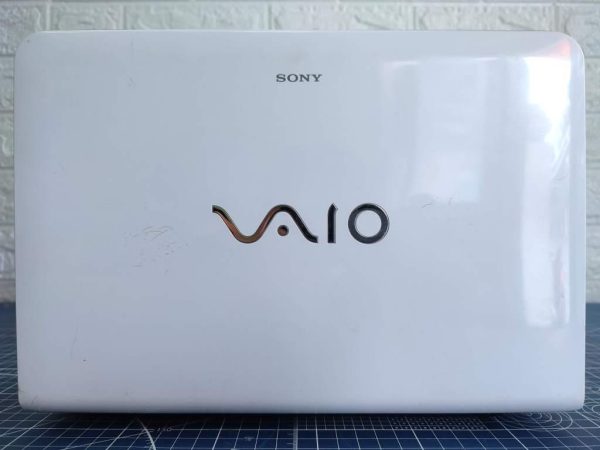 Sony Vaio SVE11135CVW AMD E2-2000 Radeon 7340 Ram 2GB 11in HD Win Ori [Sold-Out] - Image 3